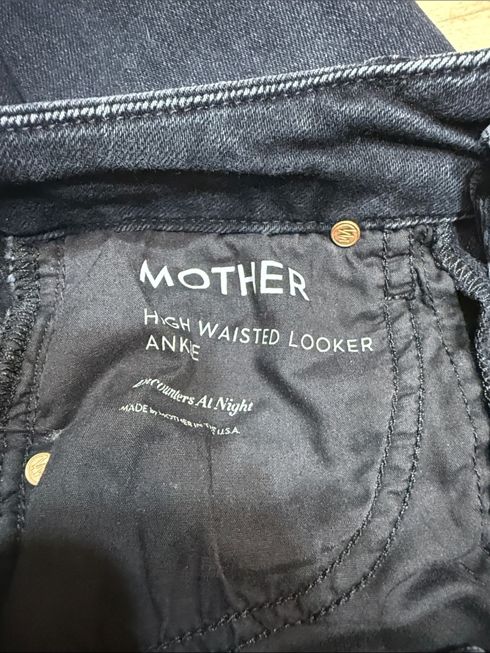 MOTHER High-Waisted Looker Ankle wash Encounters At Night - Picture 9 of 9
